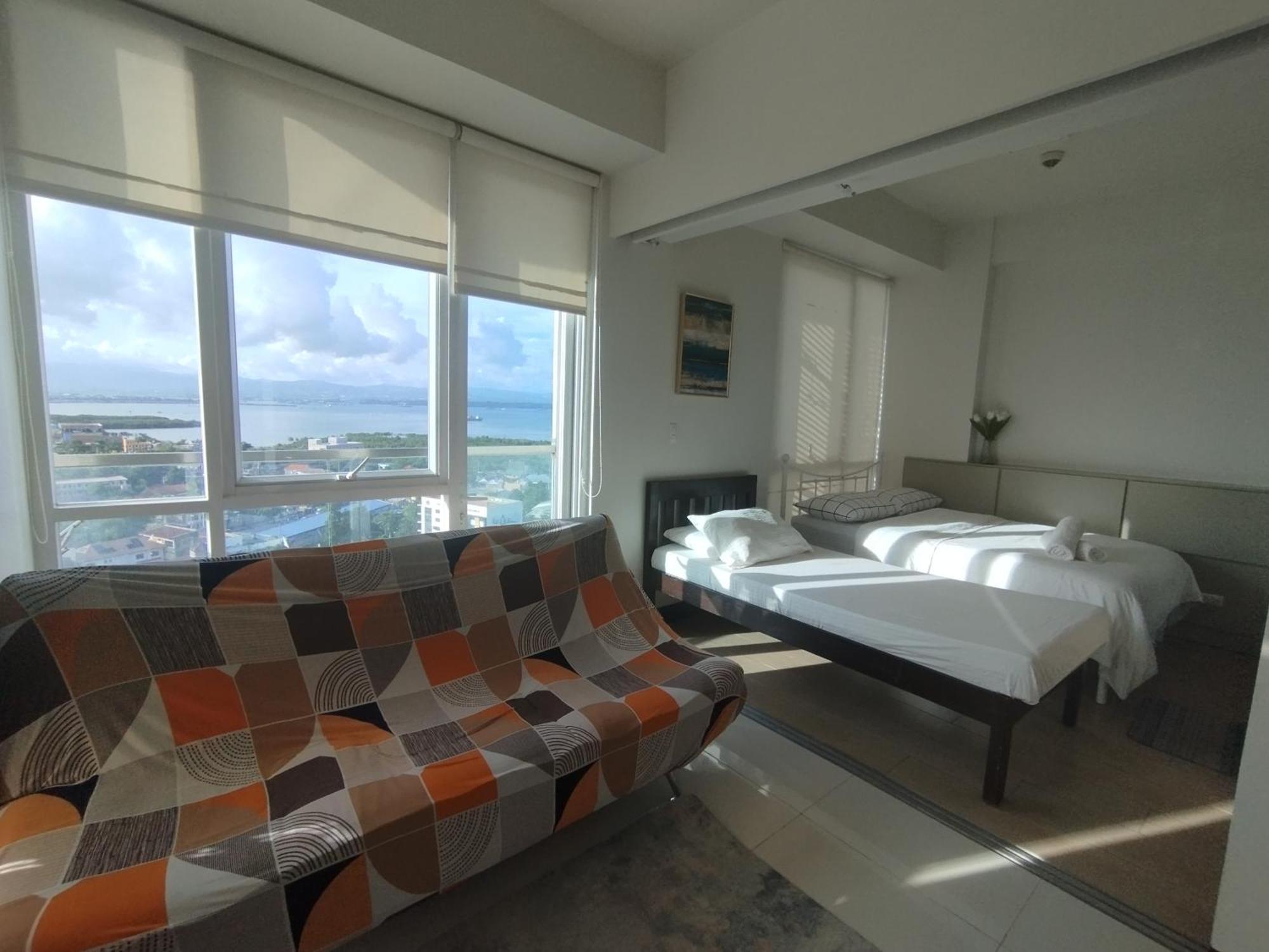 Mactan Newtown Seaview Condo By Fjcivo 막탄 외부 사진